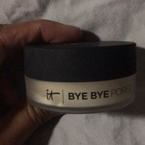 It cosmetics byebye pores powder.